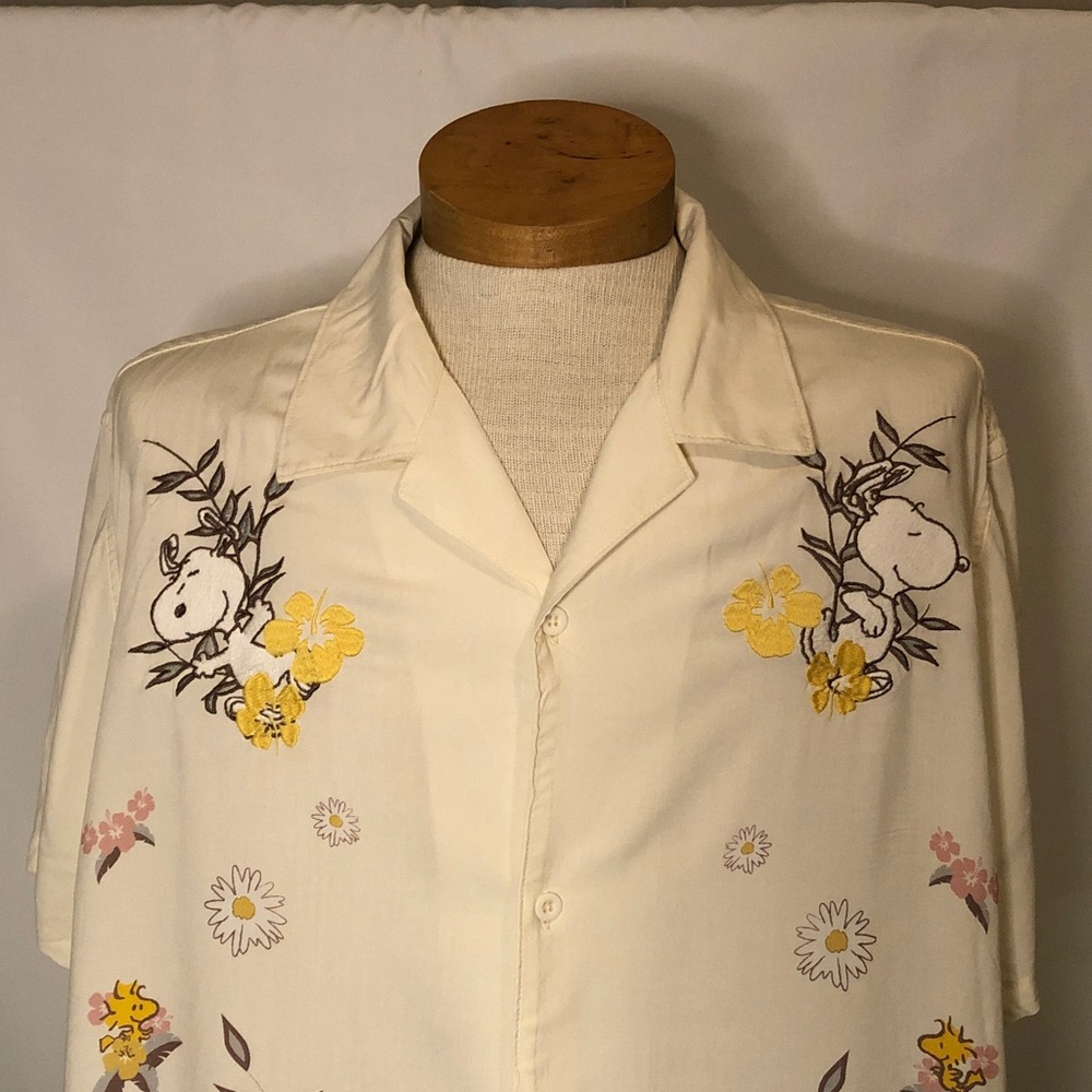 Peanuts Cream and Yellow Floral Button Down Shirt - Picture 6 of 14